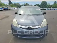 2010 Toyota SIENNA photo