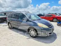 2010 Toyota SIENNA photo
