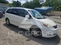 2010 Toyota SIENNA photo