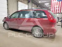 2010 Toyota SIENNA photo