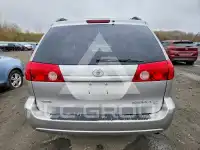 2010 Toyota SIENNA фото