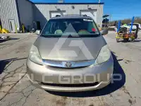 2010 Toyota SIENNA фото