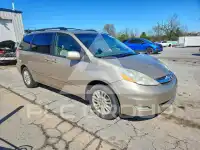 2010 Toyota SIENNA фото