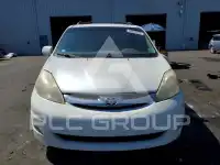 2010 Toyota SIENNA фото
