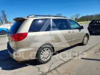 2010 Toyota SIENNA фото