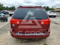 2010 Toyota SIENNA фото