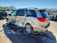 2010 Toyota SIENNA фото