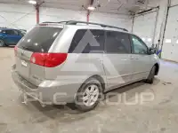 2010 Toyota SIENNA photo