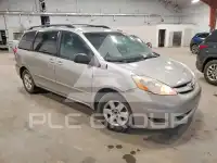 2010 Toyota SIENNA photo