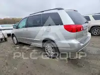 2010 Toyota SIENNA фото