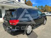 2010 Toyota SEQUOIA фото