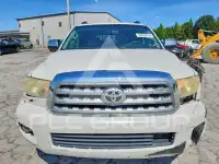 2010 Toyota SEQUOIA фото