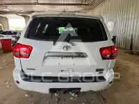2010 Toyota SEQUOIA фото