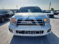 2010 Toyota SEQUOIA фото