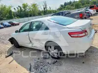 2010 Toyota CAMRY фото