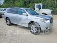 2010 Toyota Highlander photo