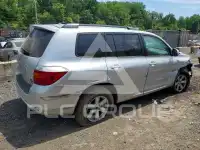 2010 Toyota Highlander photo