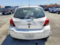 2010 Toyota YARIS фото