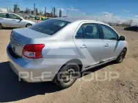 2010 Toyota YARIS фото