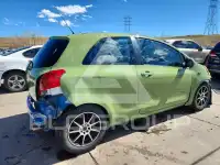 2010 Toyota YARIS фото