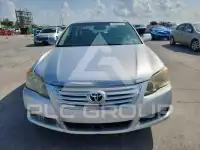 2010 Toyota AVALON photo