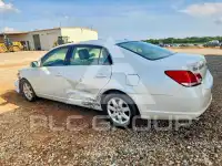 2010 Toyota AVALON photo