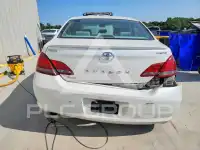 2010 Toyota AVALON photo