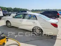 2010 Toyota AVALON photo