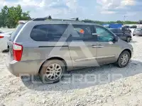 2010 KIA Sedona photo
