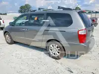 2010 KIA Sedona photo