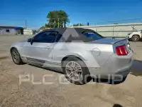 2010 Ford MUSTANG photo
