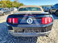 2010 Ford MUSTANG photo