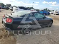 2010 Ford MUSTANG photo