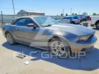 2010 Ford MUSTANG photo