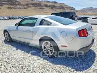 2010 Ford MUSTANG фото