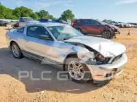 2010 Ford MUSTANG photo