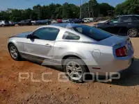 2010 Ford MUSTANG photo