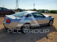 2010 Ford MUSTANG photo
