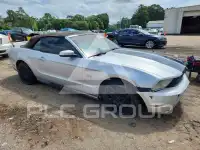 2010 Ford MUSTANG фото