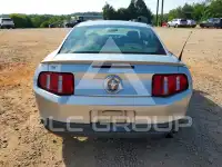 2010 Ford MUSTANG photo