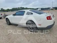 2010 Ford MUSTANG photo