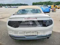 2010 Ford MUSTANG photo