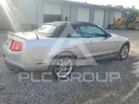 2010 Ford MUSTANG фото