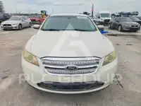 2010 Ford TAURUS photo
