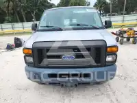 2010 Ford E-350 photo