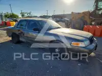 2010 Ford CROWN фото