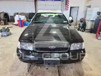 2010 Ford CROWN фото
