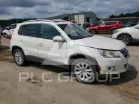 2010 Volkswagen Tiguan фото