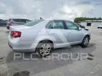 2010 Volkswagen Jetta photo
