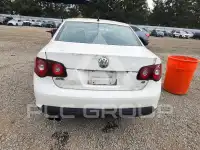 2010 Volkswagen Jetta photo